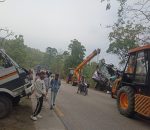 रोकिराखेको लहरी ट्रकमा ठोकिएर दुर्घटना हुँदा १९ घाईते