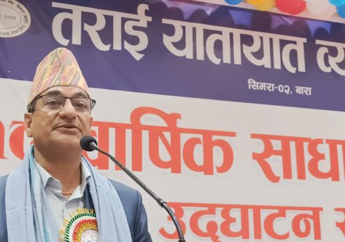 अनुभुती हुनेगरी सरकारी सेवालाई भोलीबाटै जनमैत्री बनाउनुस् : गृहमन्त्री लेखक