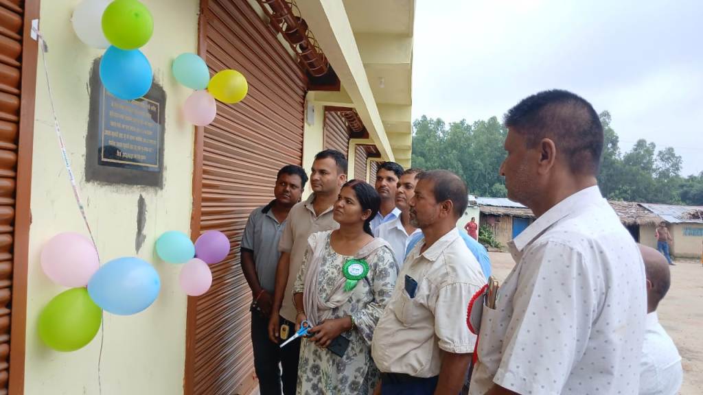 एघार कोठे बजार सेड पक्कि भवन पूर्वमन्त्री साहद्वारा उद्घाटन